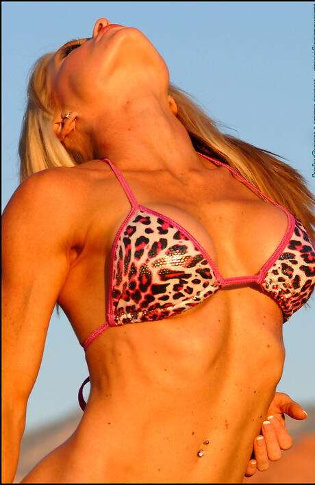 Muscularity Christy Allen Showing Superb Shape